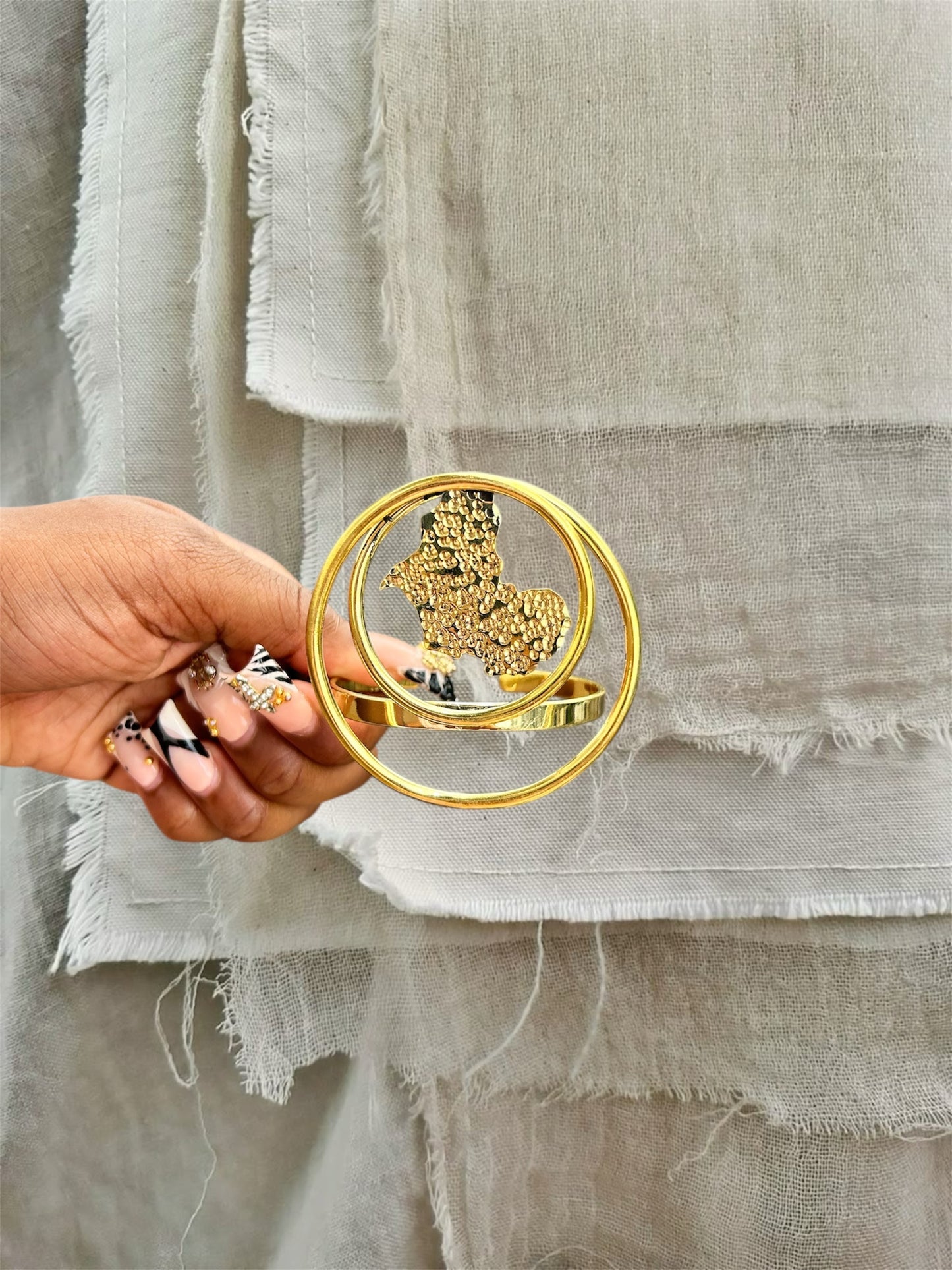 Omo Ayé Cuff